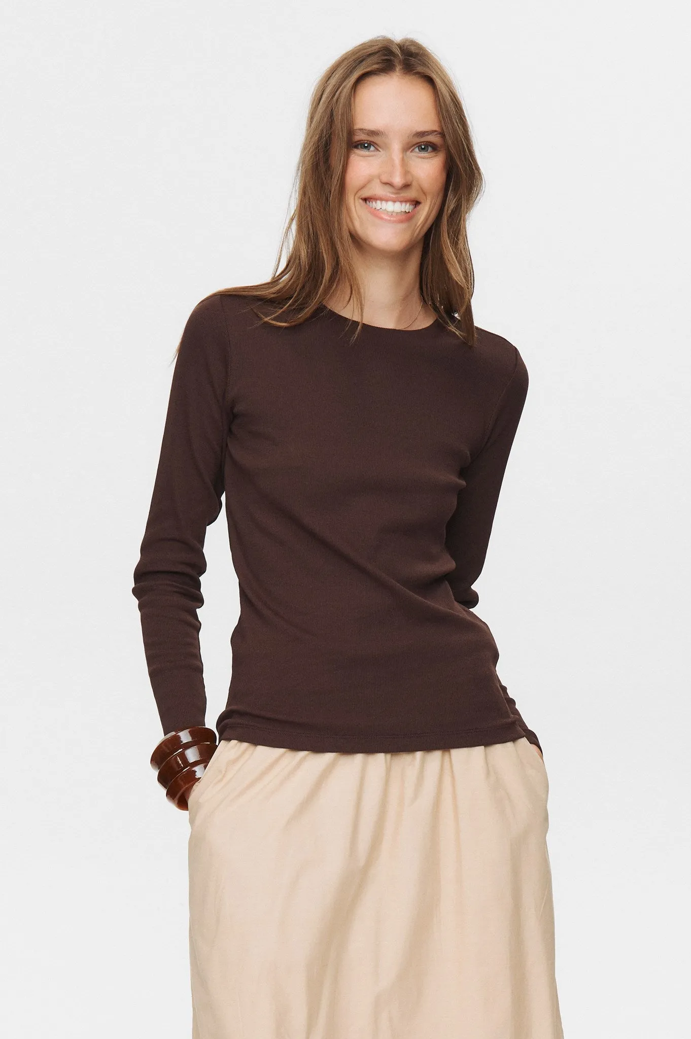 Everyday Fashion MoistureWicking Technology NURILEY LS TEE - Black Coffee