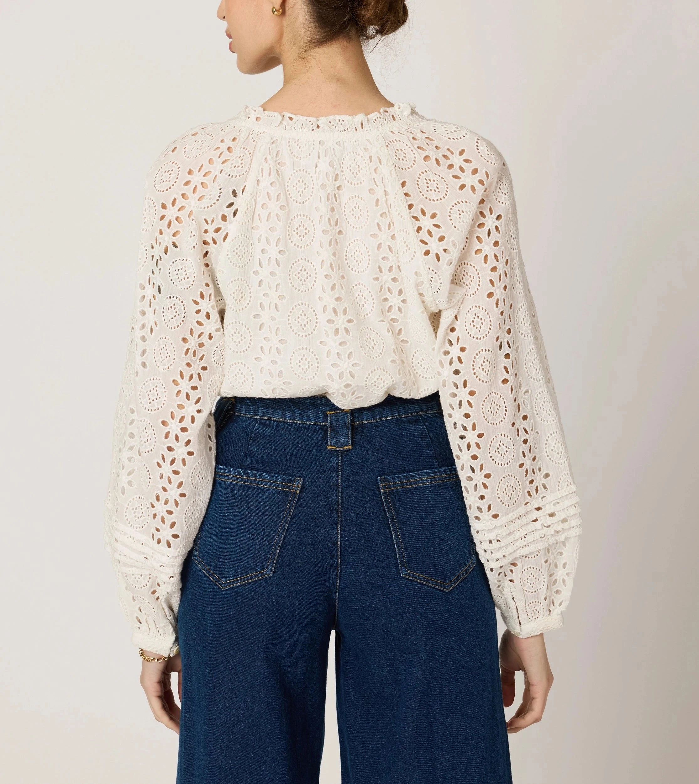 MinimalistDesign Alicia Blouse | Ivory Eyelet