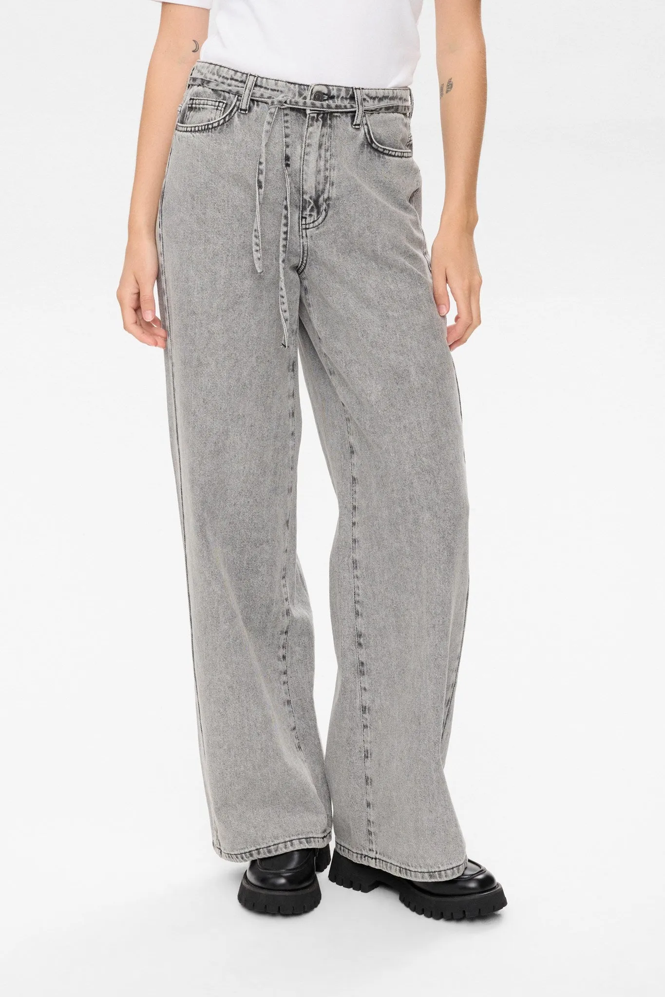 NUBROOKLYN JEANS - Light Grey Denim Textured Smart Casual Road Trip Perfect For Daily