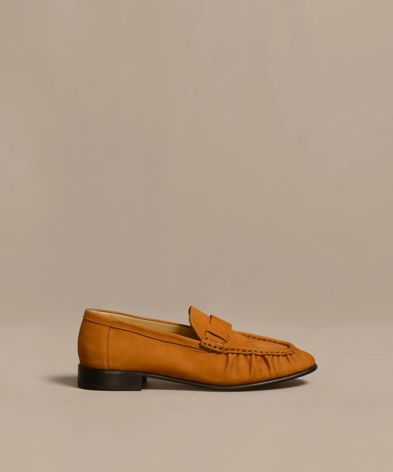 Nubuck Dylan Loafer ReinforcedHem Metallic Fiber Blend