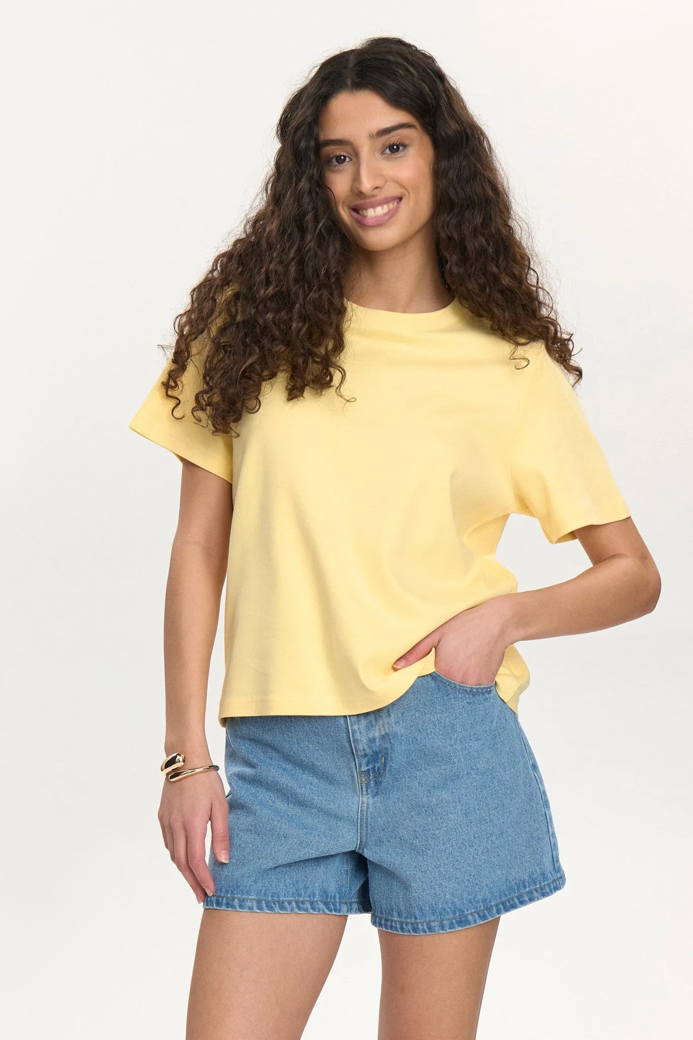 Contoured Armhole Design NUFIRA T-SHIRT - Golden Haze