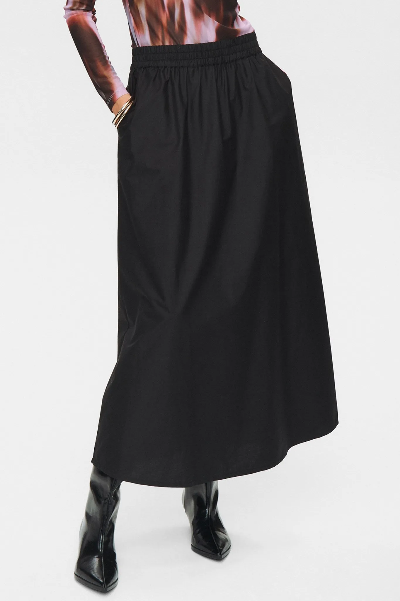 NUJUNY LONG SKIRT - Caviar All Use Street Active