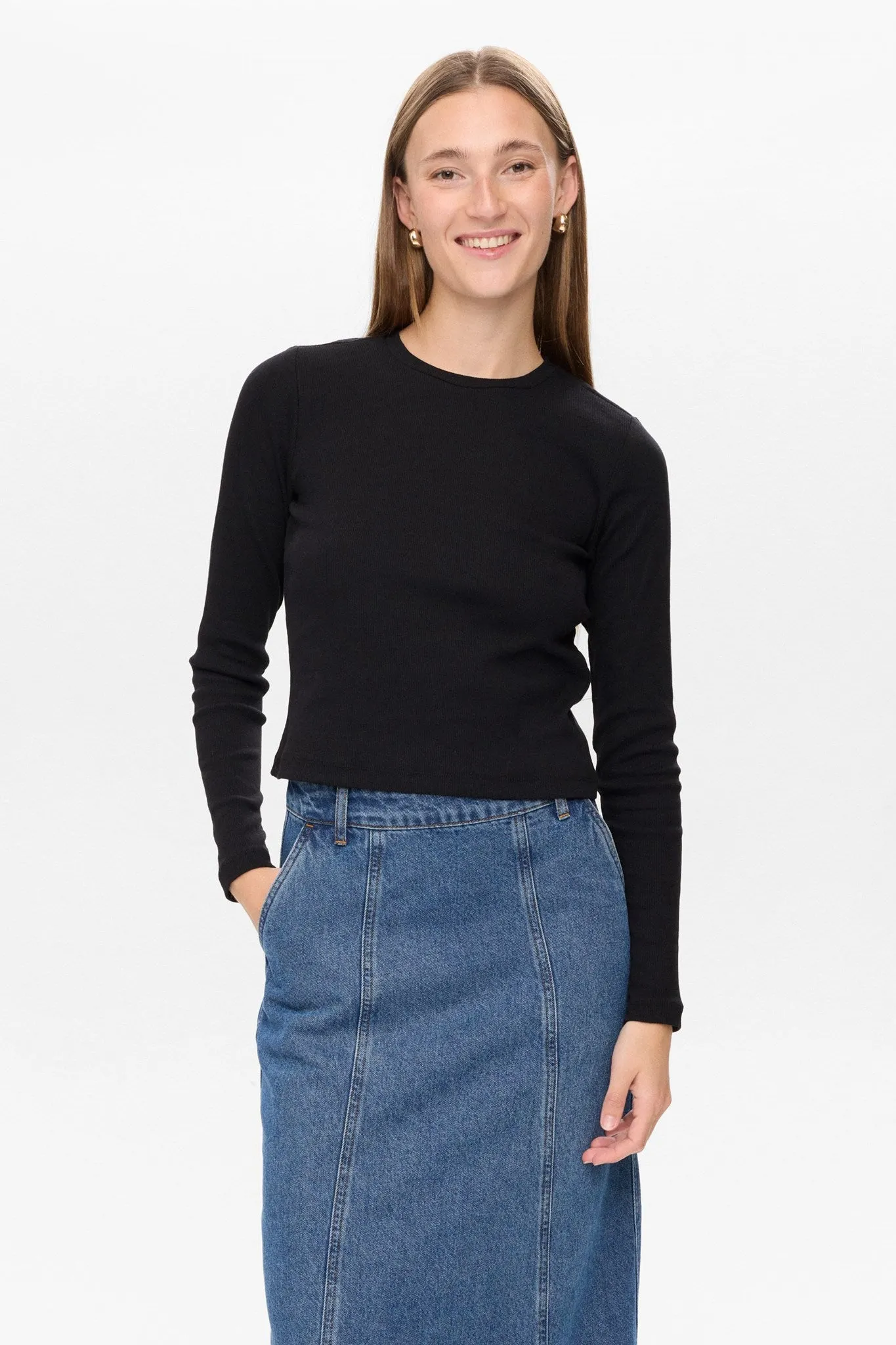 ZeroWaste Construction Four Way Stretch NURILEY LS CROPPED TEE - Caviar