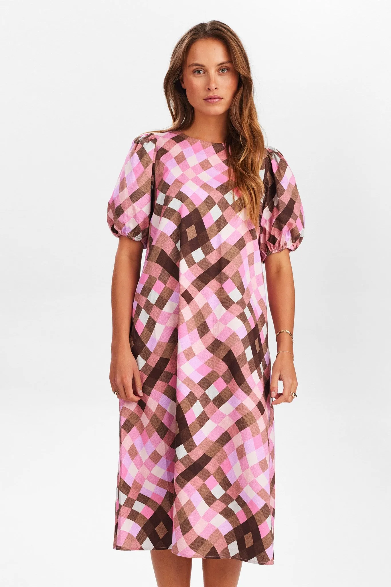 NUWAYLI DRESS - Pink Carnation Vibrant Form