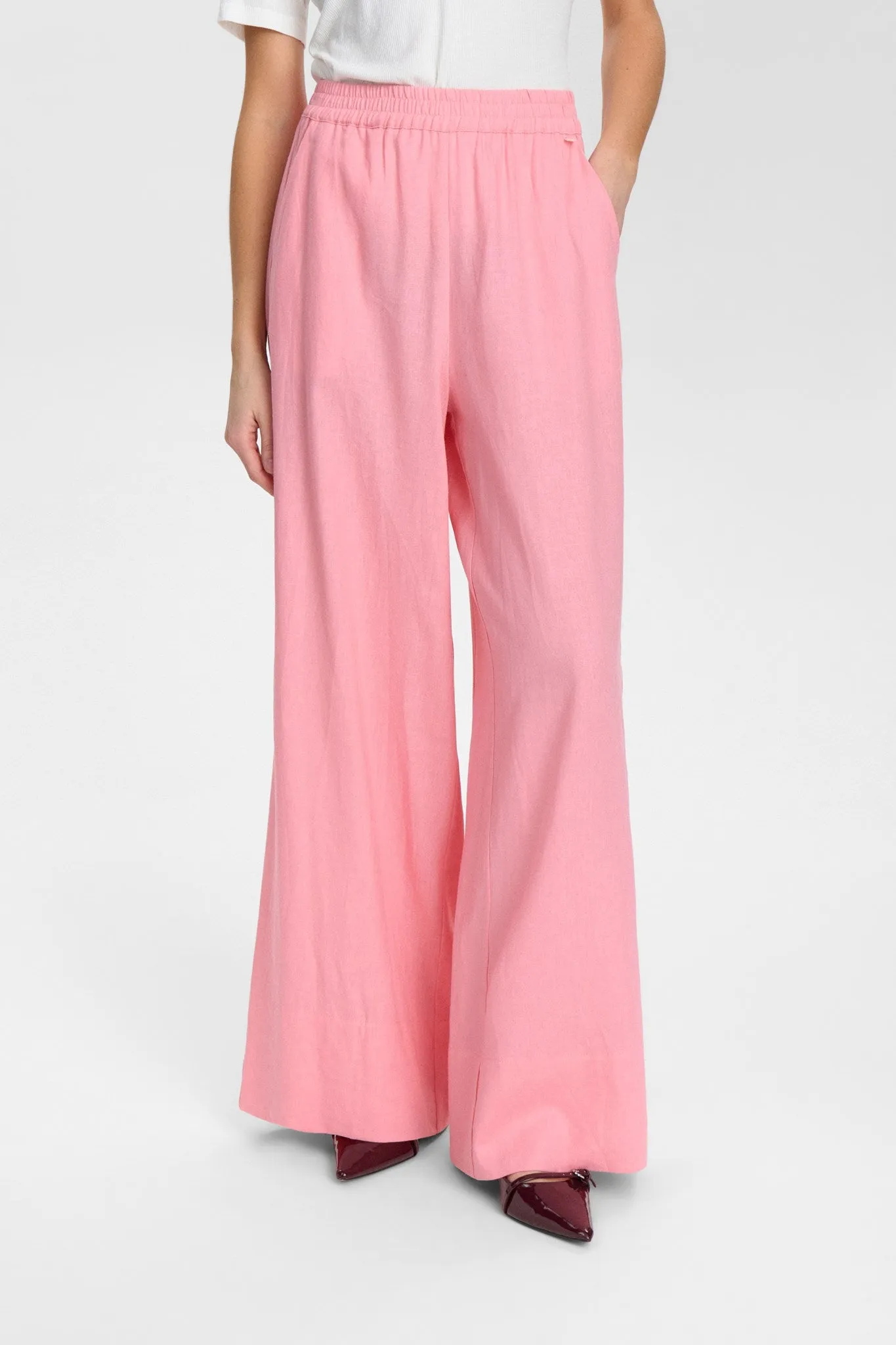 TailoredSilhouette NUYNGVA PANTS - Flamingo Pink