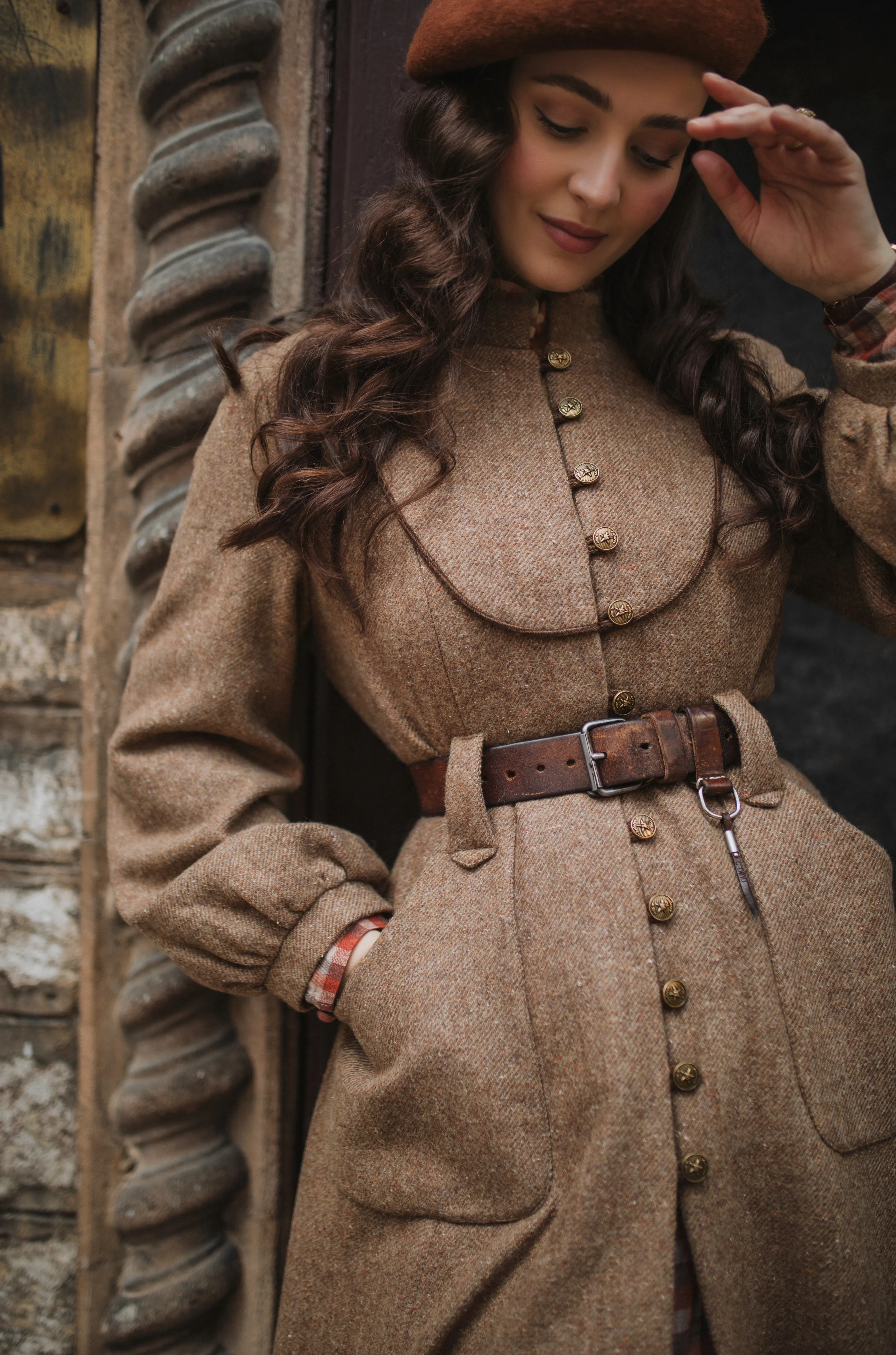 Margaret 25|100% wool buttoned down coat Adjustable Cuff Design