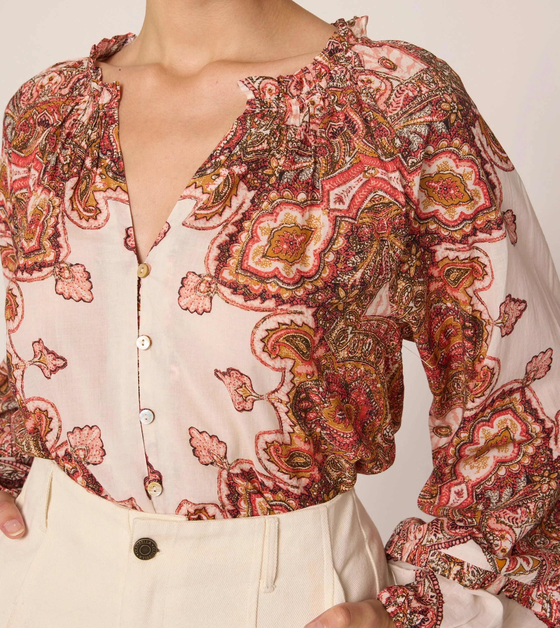 NonIrritatingSeams Ventilated Panels Alicia Blouse | Foulard Paisley