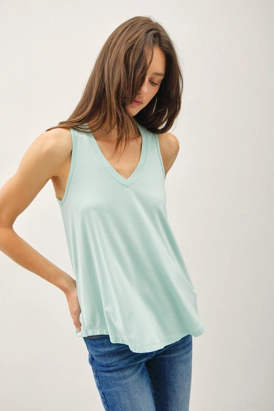 PENNY SOFT V-NECK TANK AirflowOptimized Design