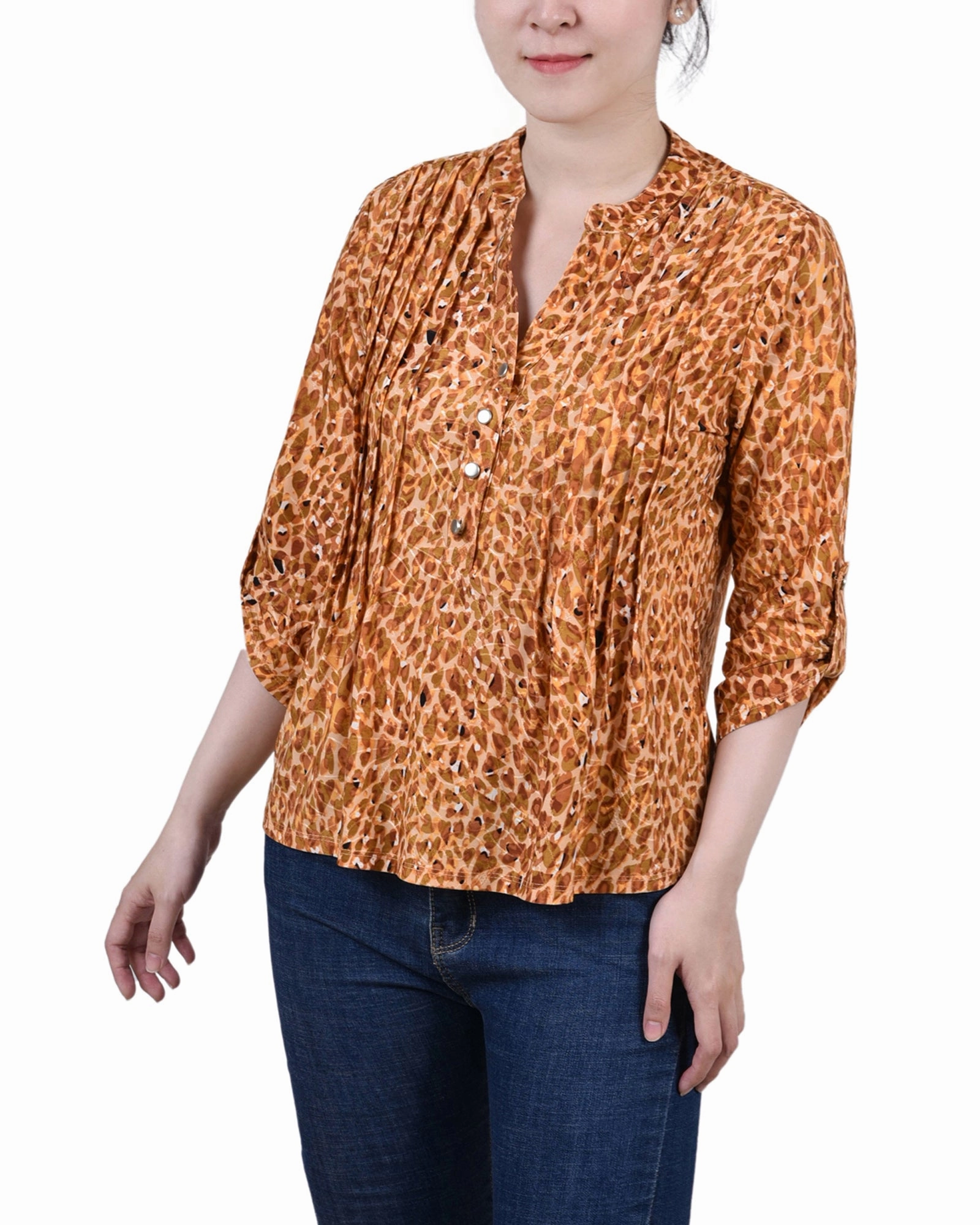 MultipanelLayout SnagResistant Fabric Petite 3/4 Sleeve Roll Tab Y Neck Pullover Top