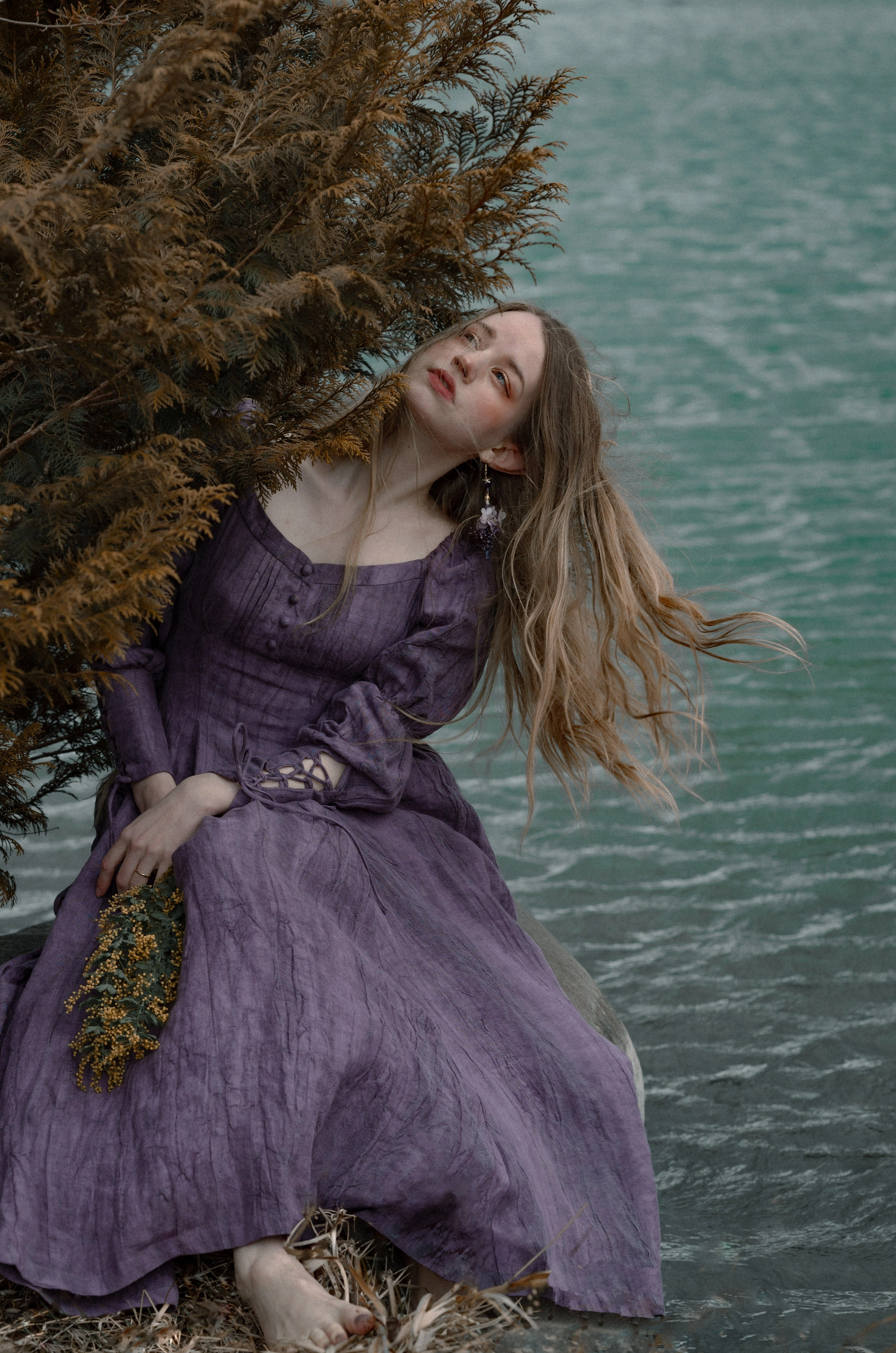 Airy Feel Light Reflective Trims PHOENIX 24 | REGENCY LACE-UP LINEN DRESS