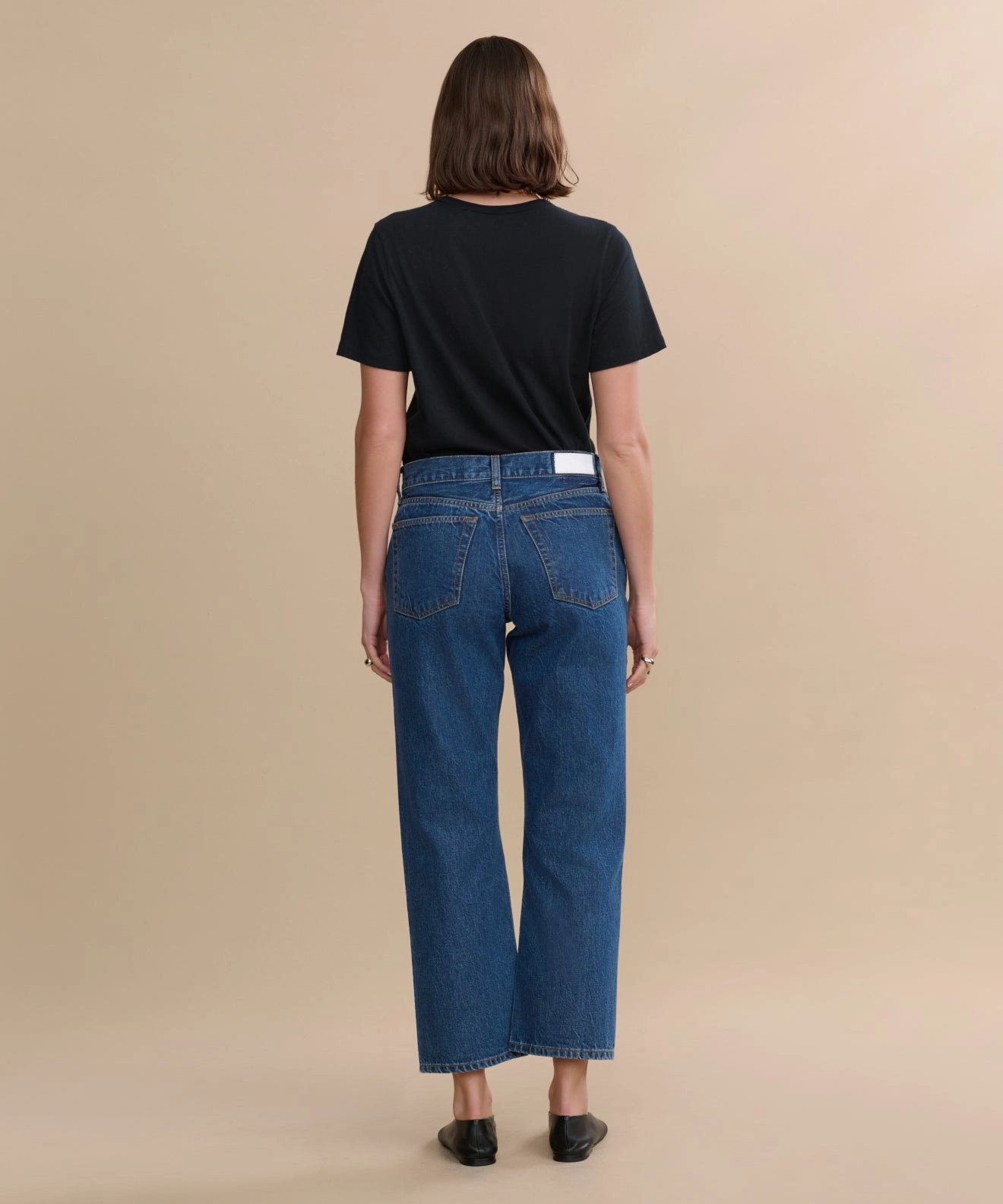 Adaptive Fit Flattering Shape Easy Straight Crop