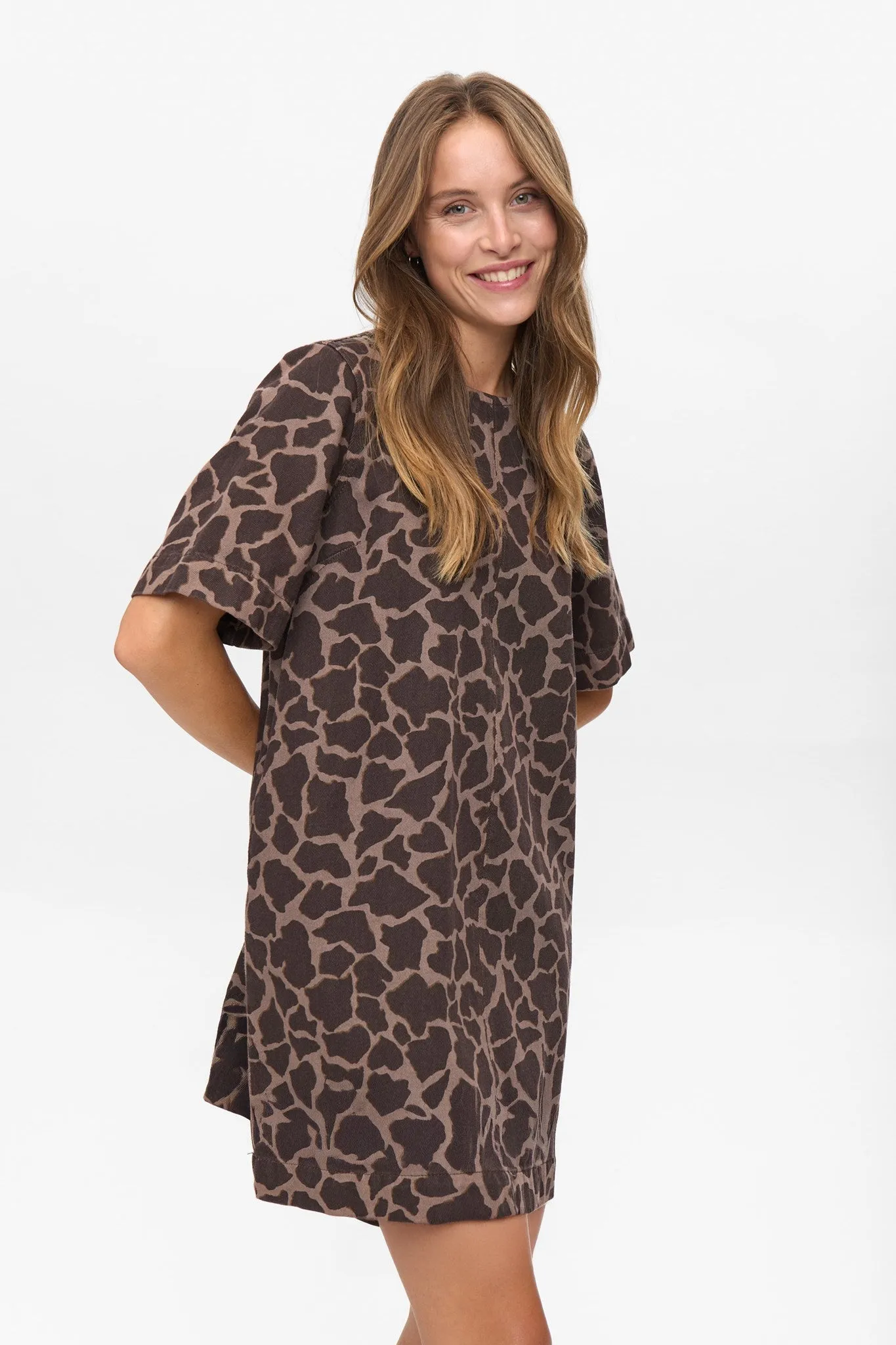 NUHARU DRESS - Black Coffee spring outfit Fit Vibe