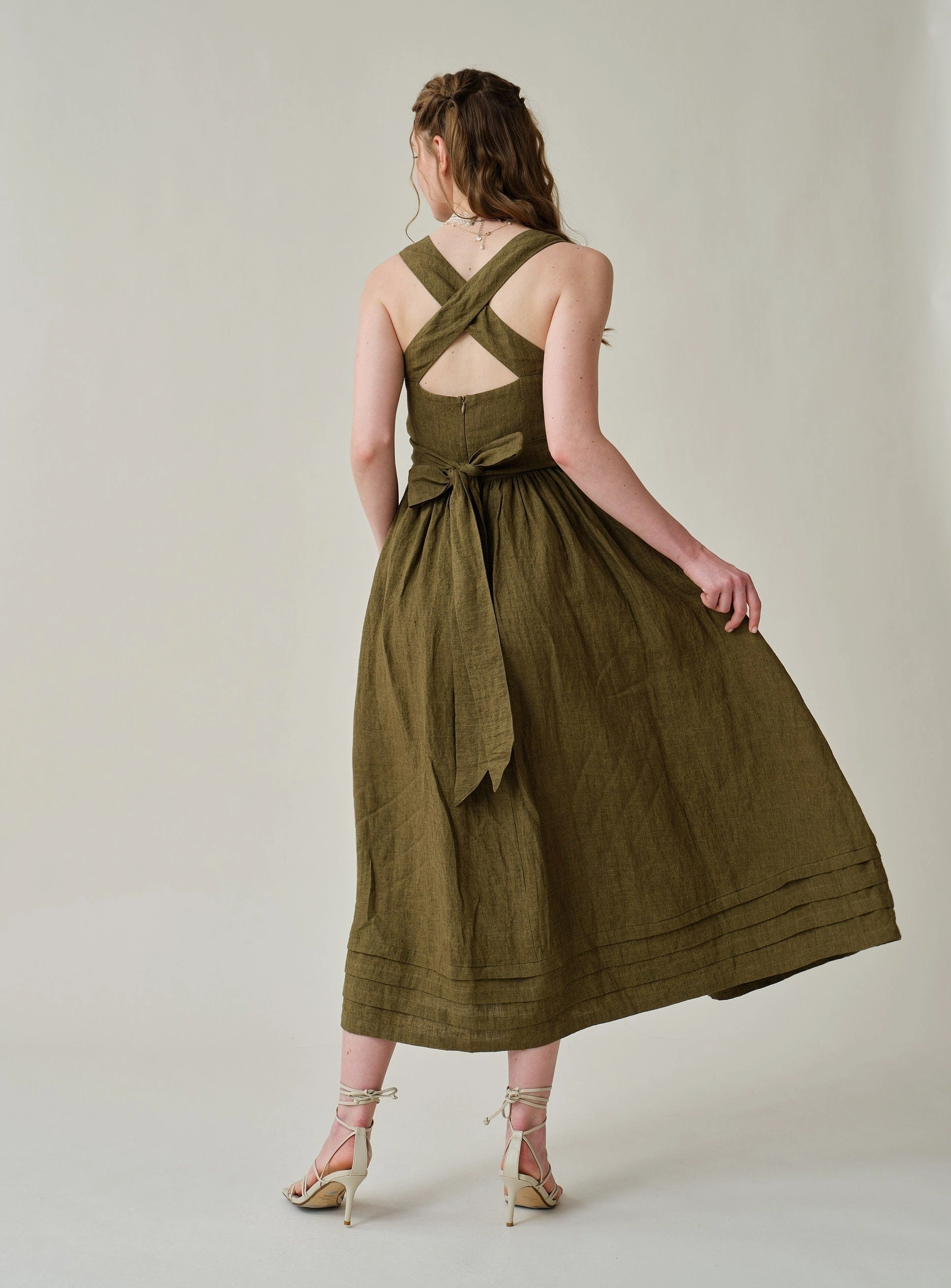 Easy Motion Breathable Layer Vetiver 23 | cross back linen dress