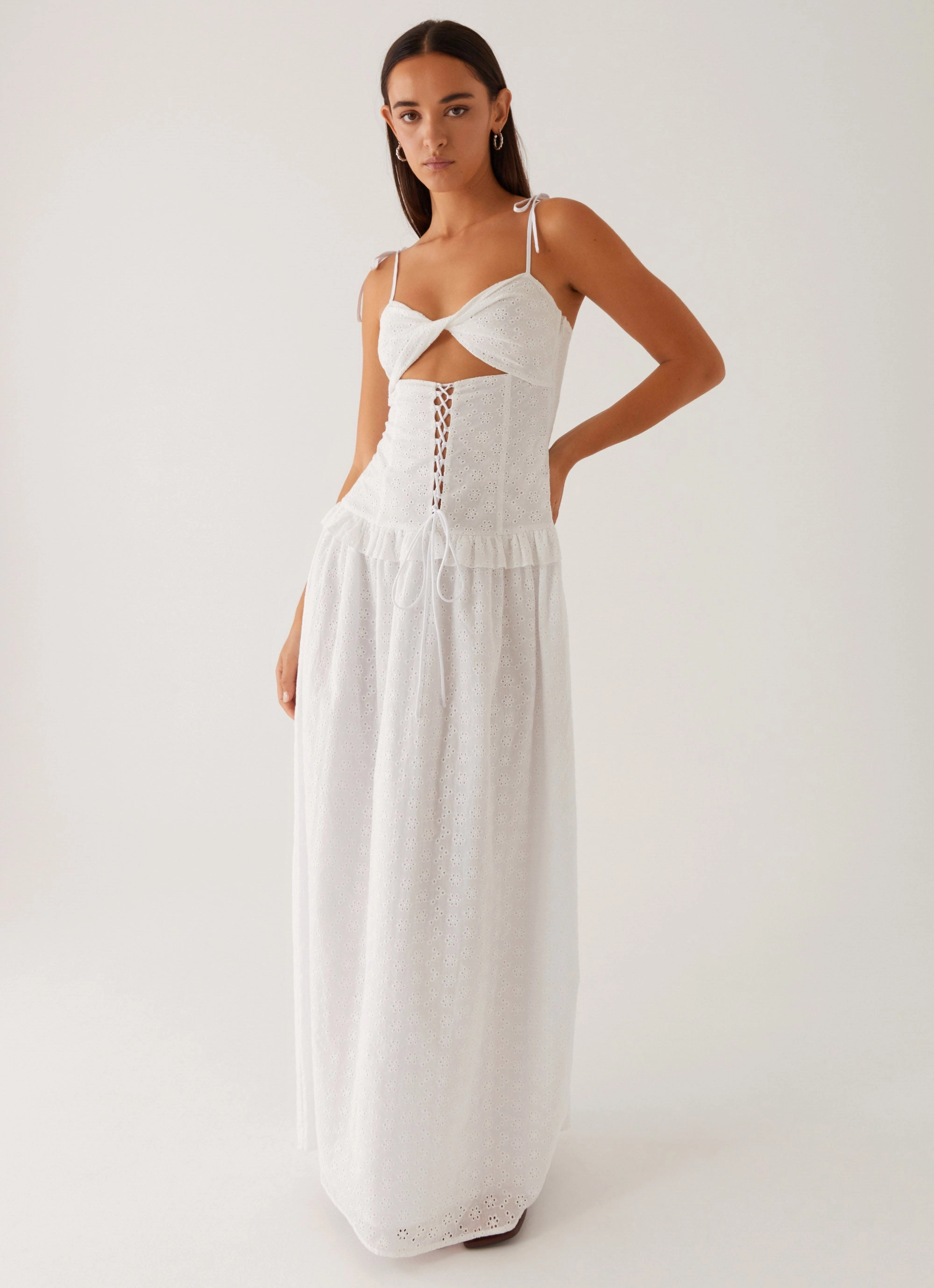 Reveria Twist Maxi Dress - Ivory Chic Ensemble Summer Staple