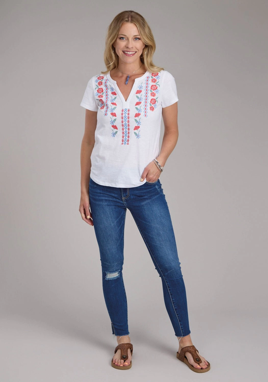 Monochrome Palette Special Occasion Roper Womens 2434 Red Flowers White 100% Cotton S/S T-Shirt