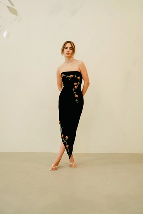 Piped-Edge Lounge Feel Rosette Velvet Dress