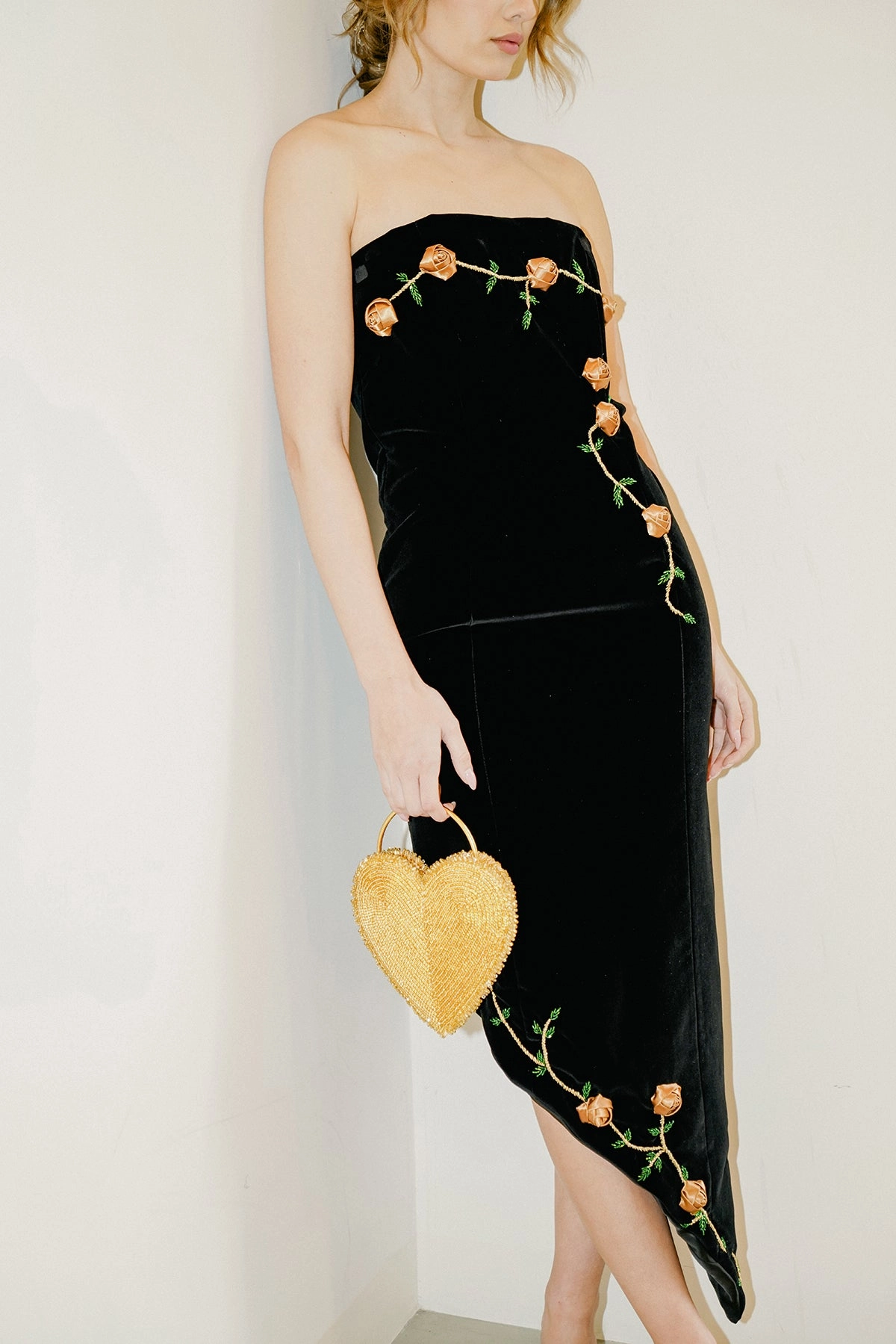 Flattering Shape Wear knee-length Rosette Velvet Dress