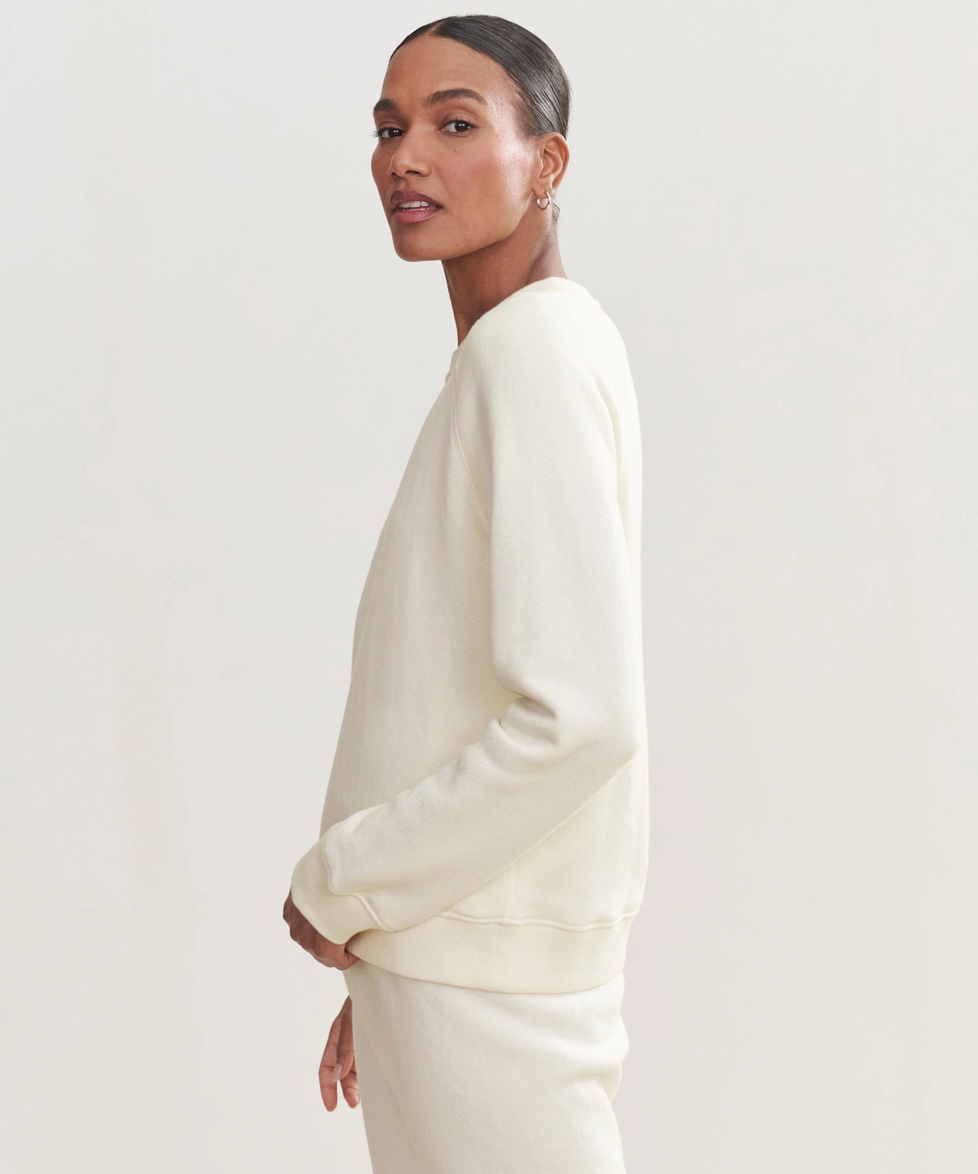 Saturday Sweatshirt Non Restrictive Fit