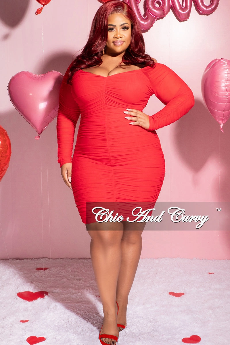 TemperatureRegulating Fabric Final Sale Plus Size Ruched Off The Shoulder Mini Dress in Red