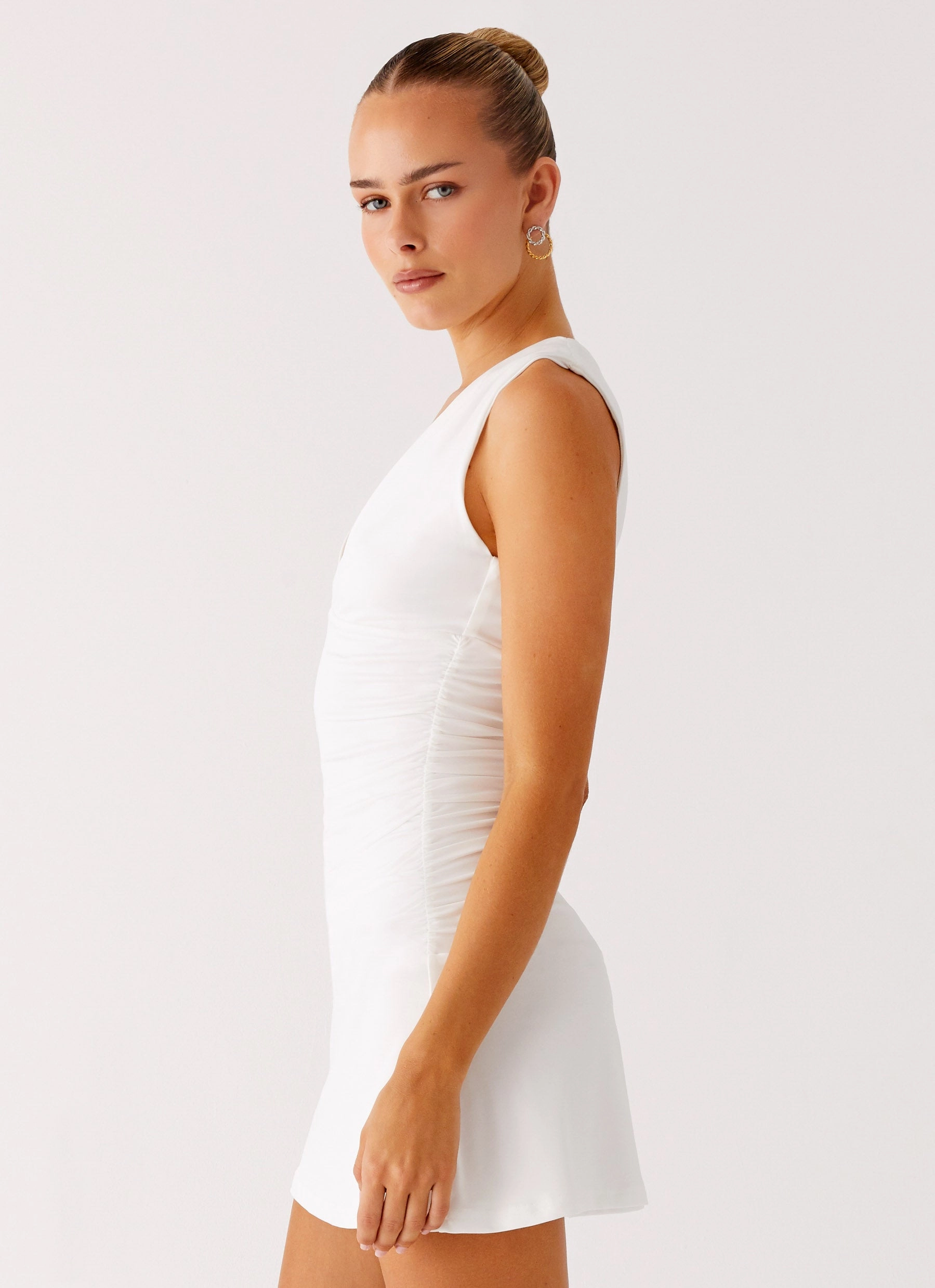 Secure Closure Seasonless Look Cherry Sky Mini Dress - White