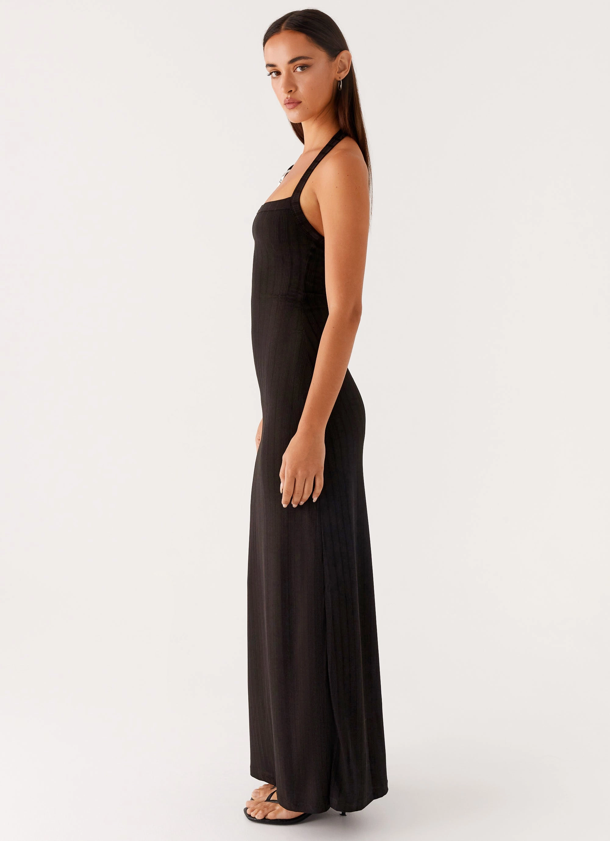 Runway-Ready Selene Maxi Dress - Black