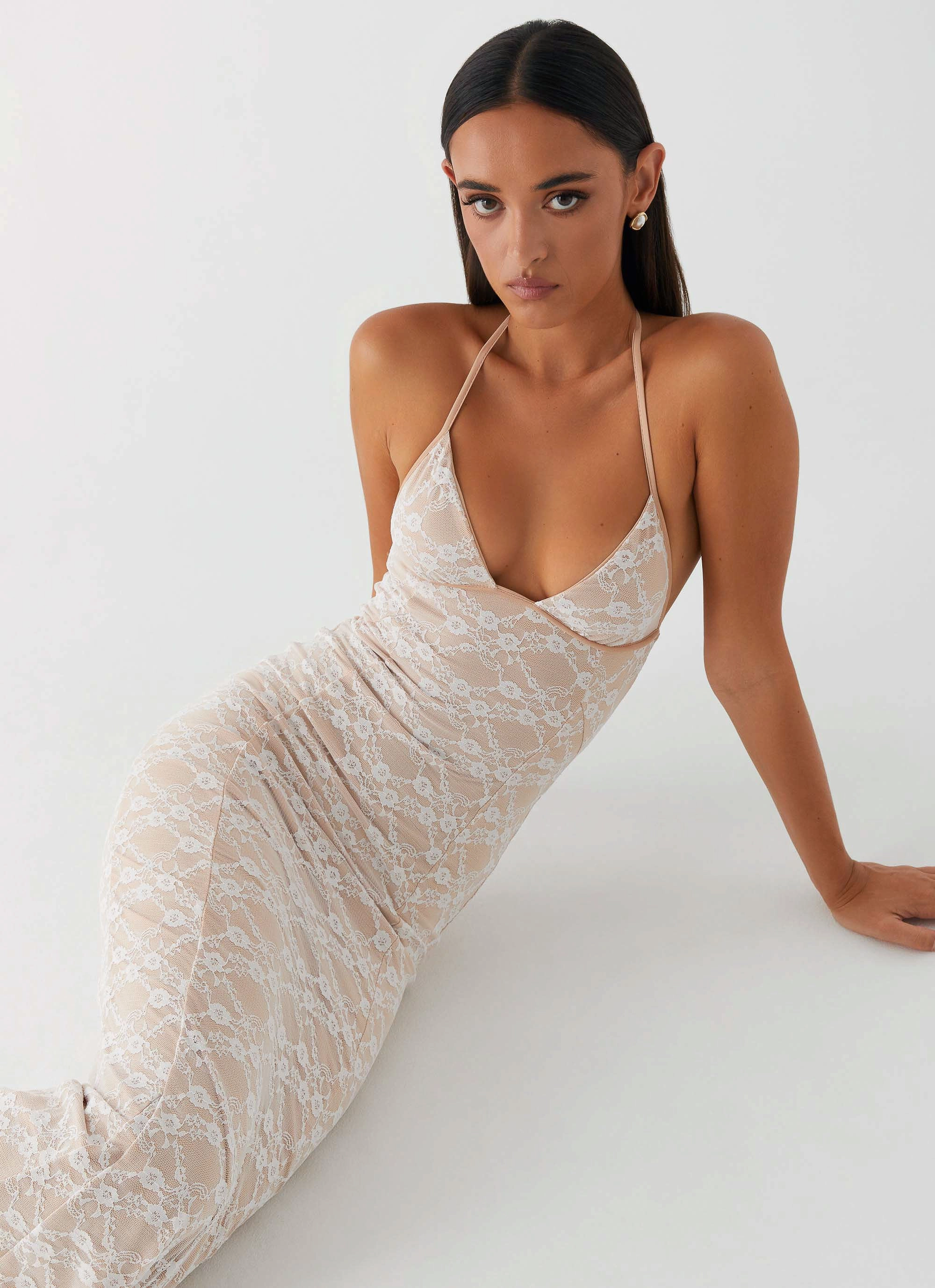 Feminine flowing piece Jolina Lace Maxi Dress - White