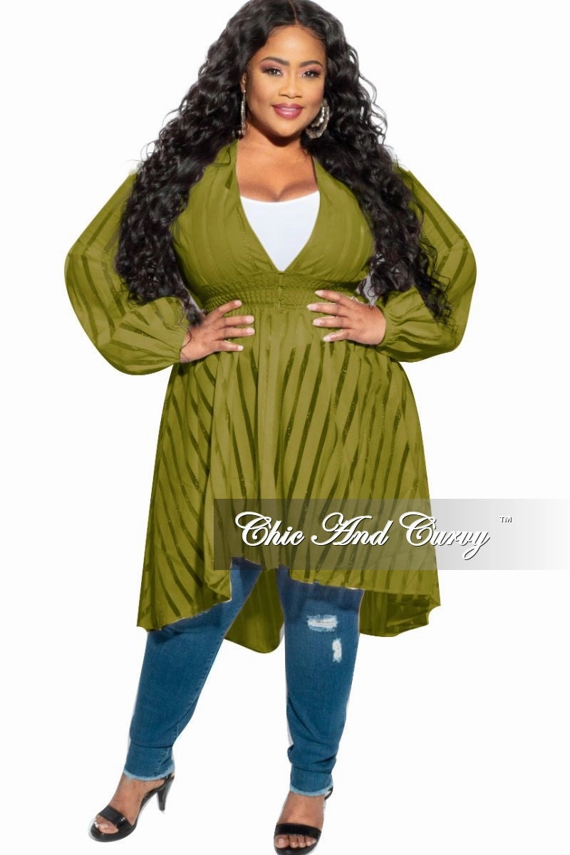 Light Fit Wear Modern Cut Final Sale Plus Size Sheer Button High-Low Duster in Olive