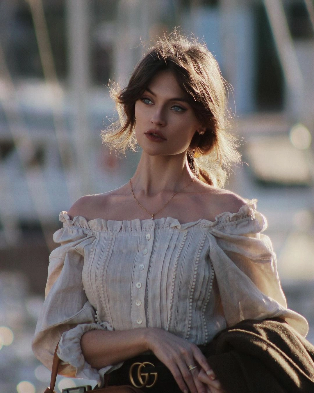 Reinforced Hems weekday look Martha 21 | Handmade lace linen blouse