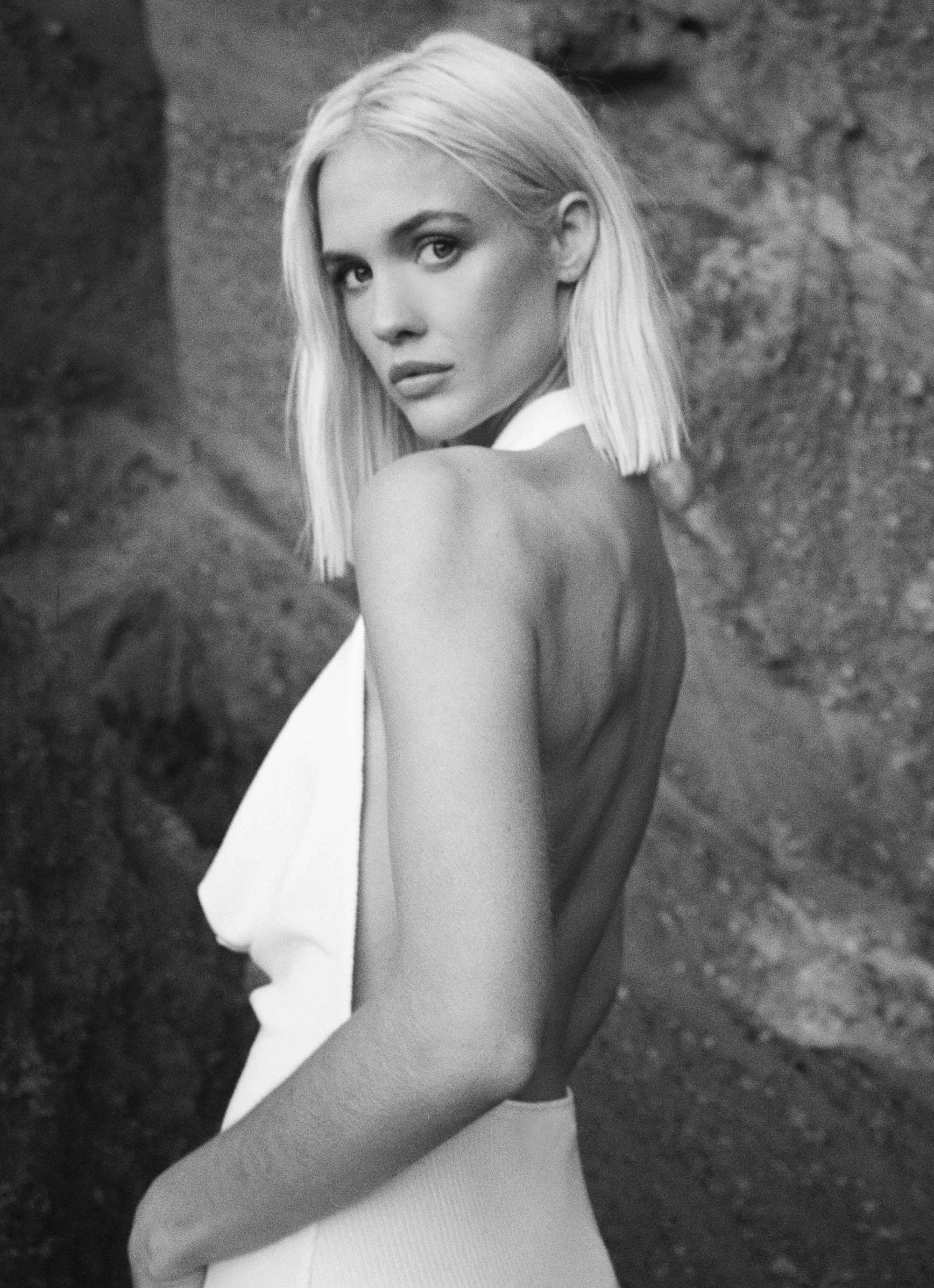 Bodycon Fit Anella Maxi Dress - White