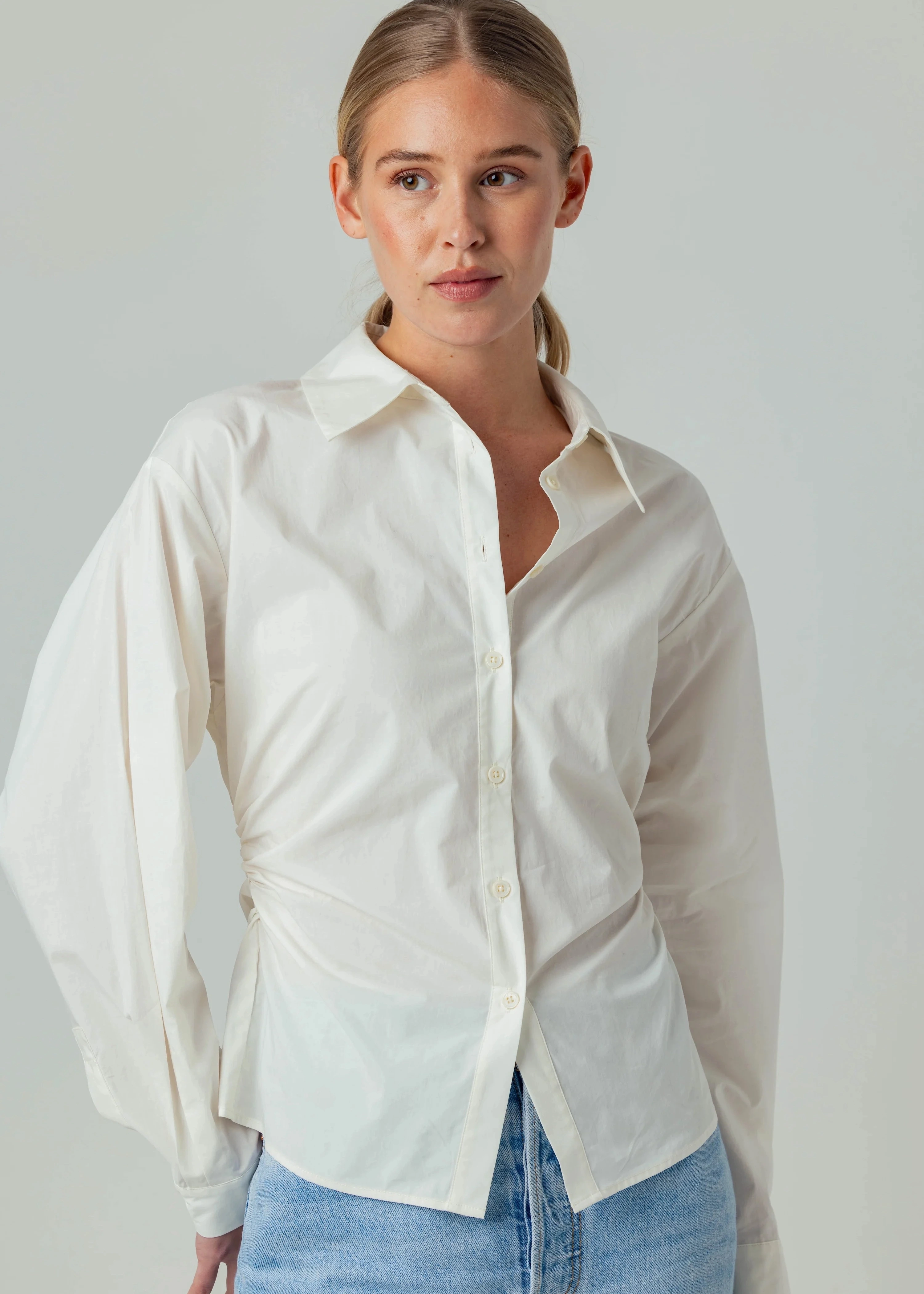 FrictionFreeNeckline Ribbed Hem Finish Sundays Zariah Shirt