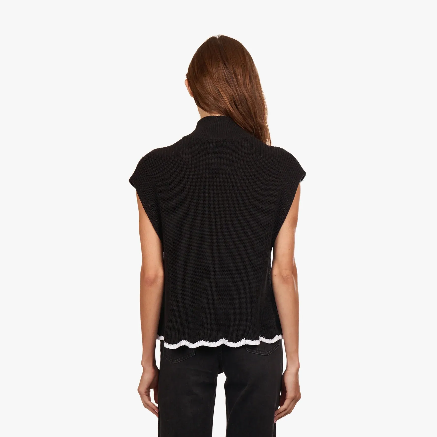 QuickDryConstruction Autumn Cashmere Sleeveless Tipped Scallop Edge Shaker Mock