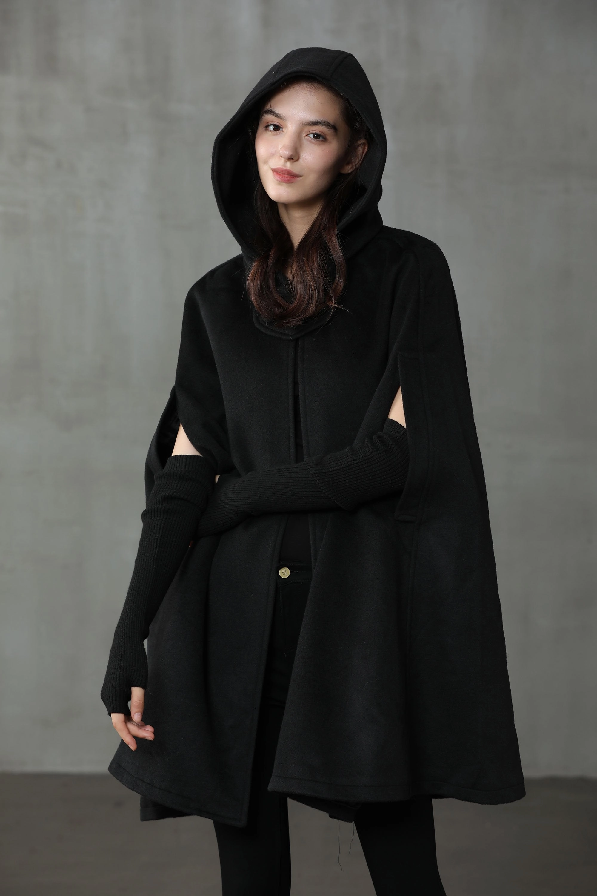 TemperatureRegulating Yarn Recycled Fiber The New Yorker | Hooded Cashmere Cape