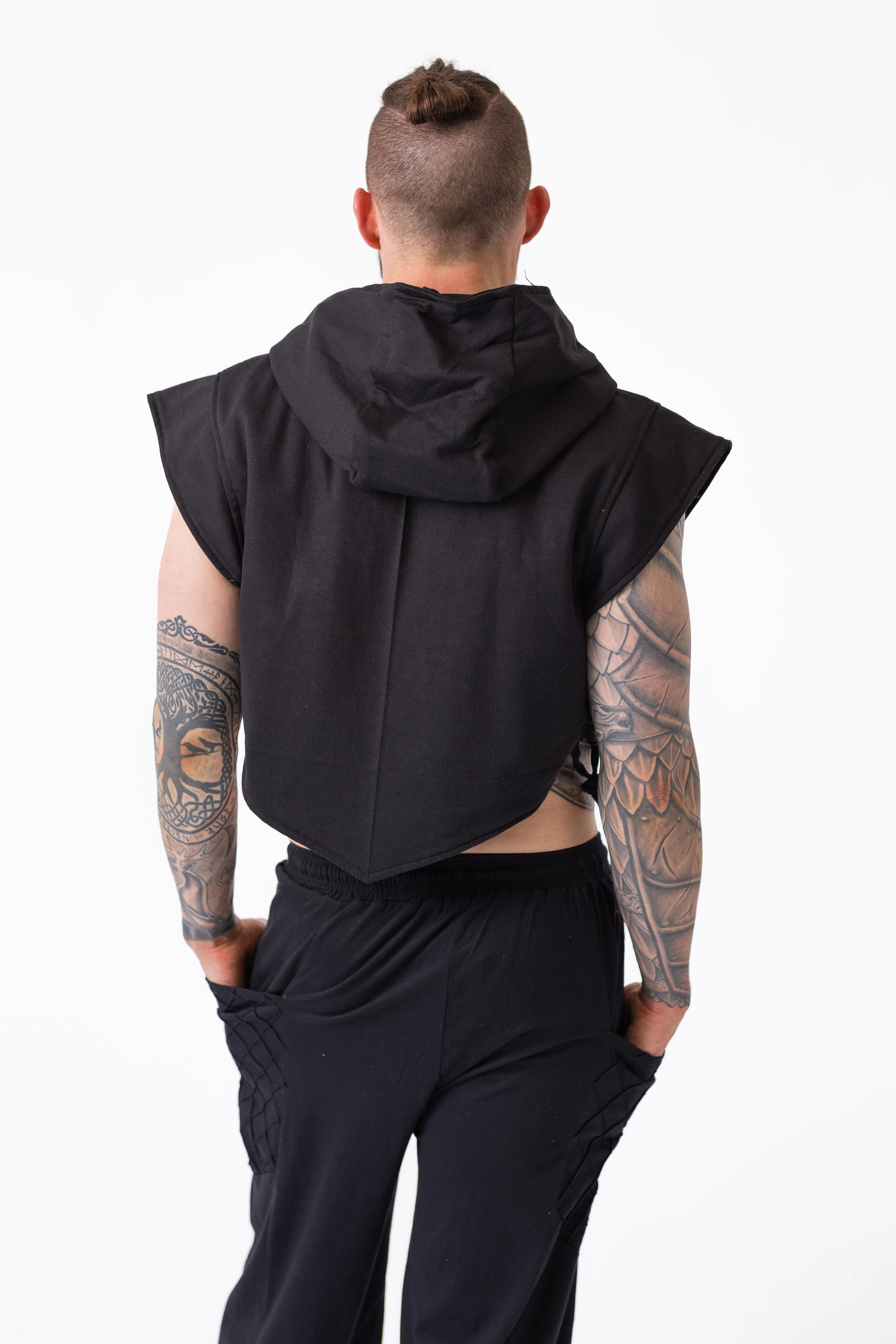 Dagger Hood FoldableFeature