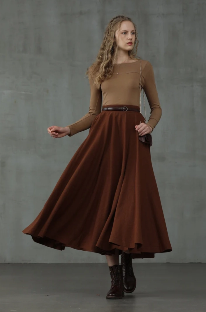 The Soft Lawn 12 | Midi Wool Skirt Ventilated Panels