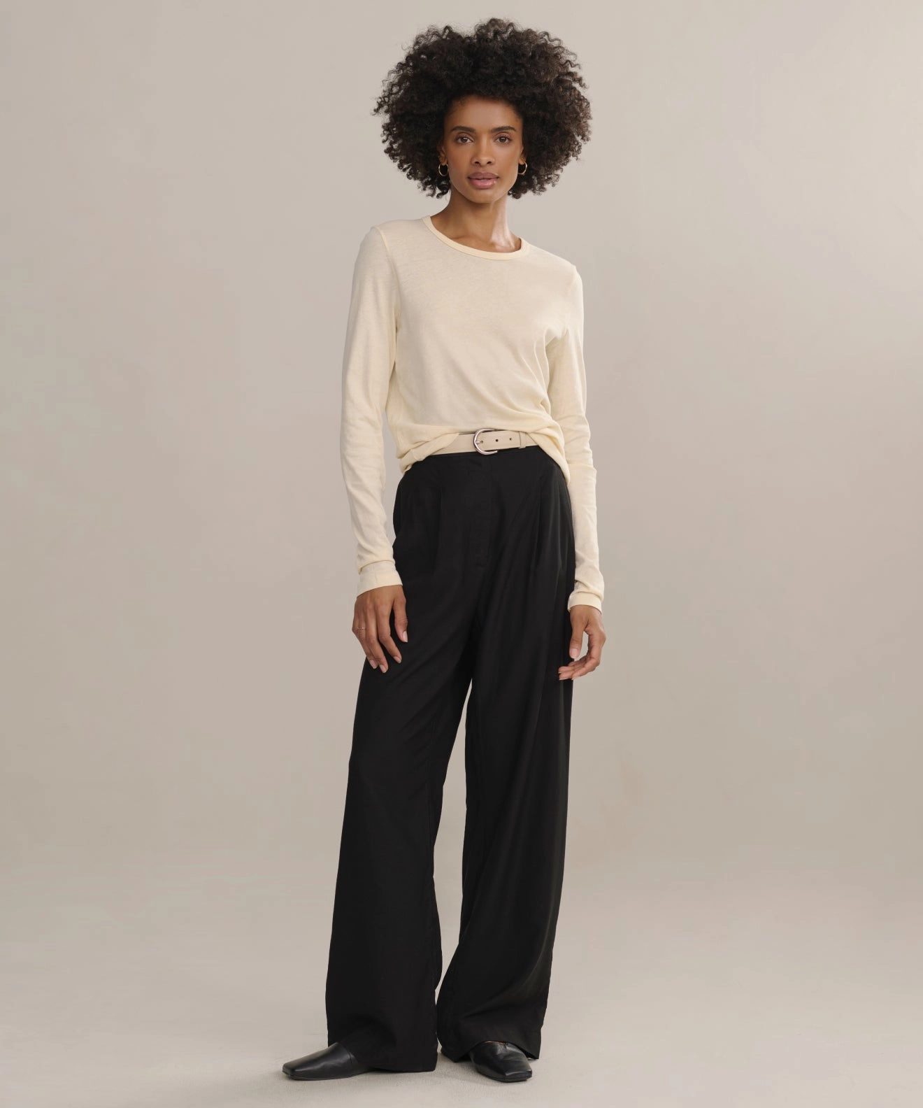 Lightweight Knit ReinforcedShoulders Long-Sleeve Slim Tee