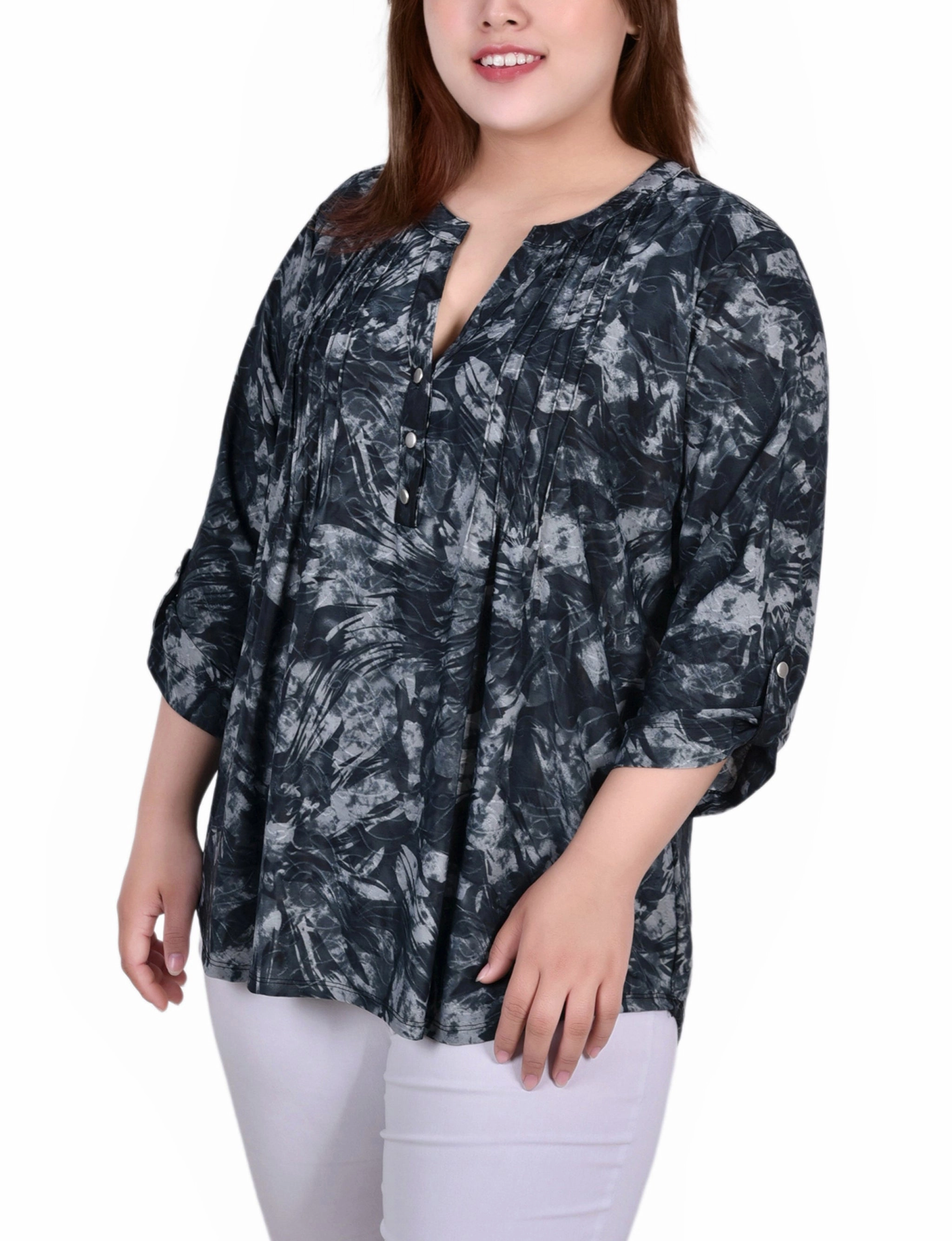 StainRepellentCoating Durable Stitching Plus Size 3/4 Sleeve Roll Tab Y Neck Pullover Top