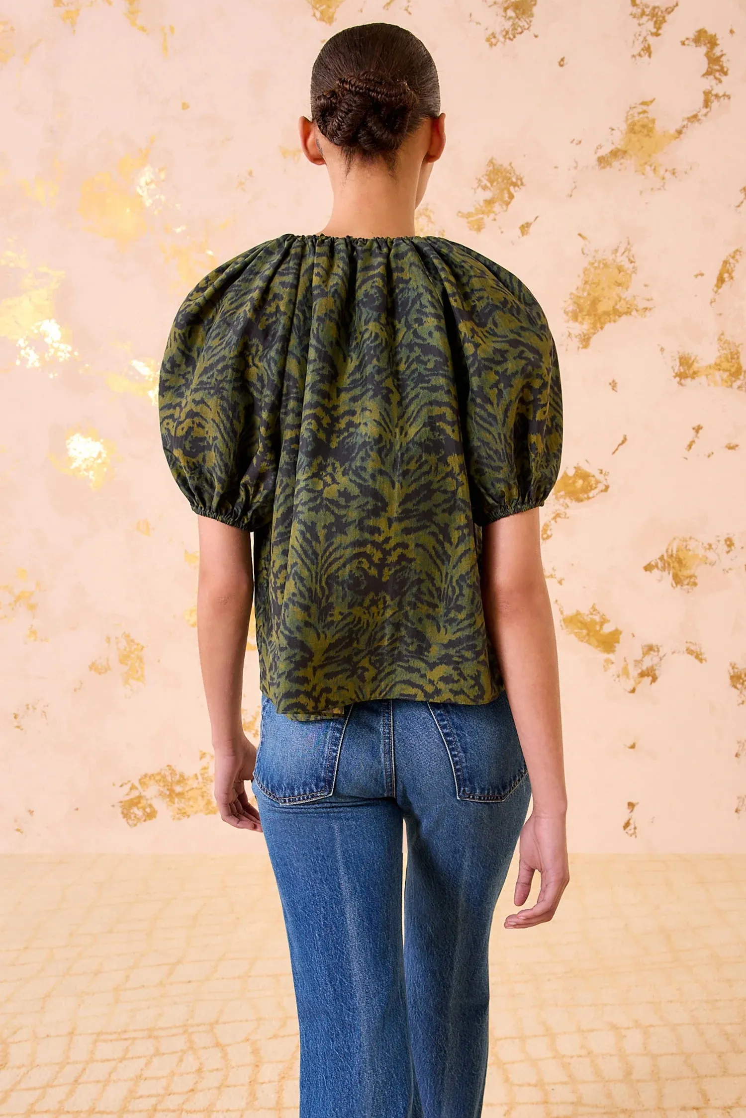 Ulla Johnson Talie Silk Short Sleeve Blouse Wrinkle Resistant Treatment Tagless Labeling