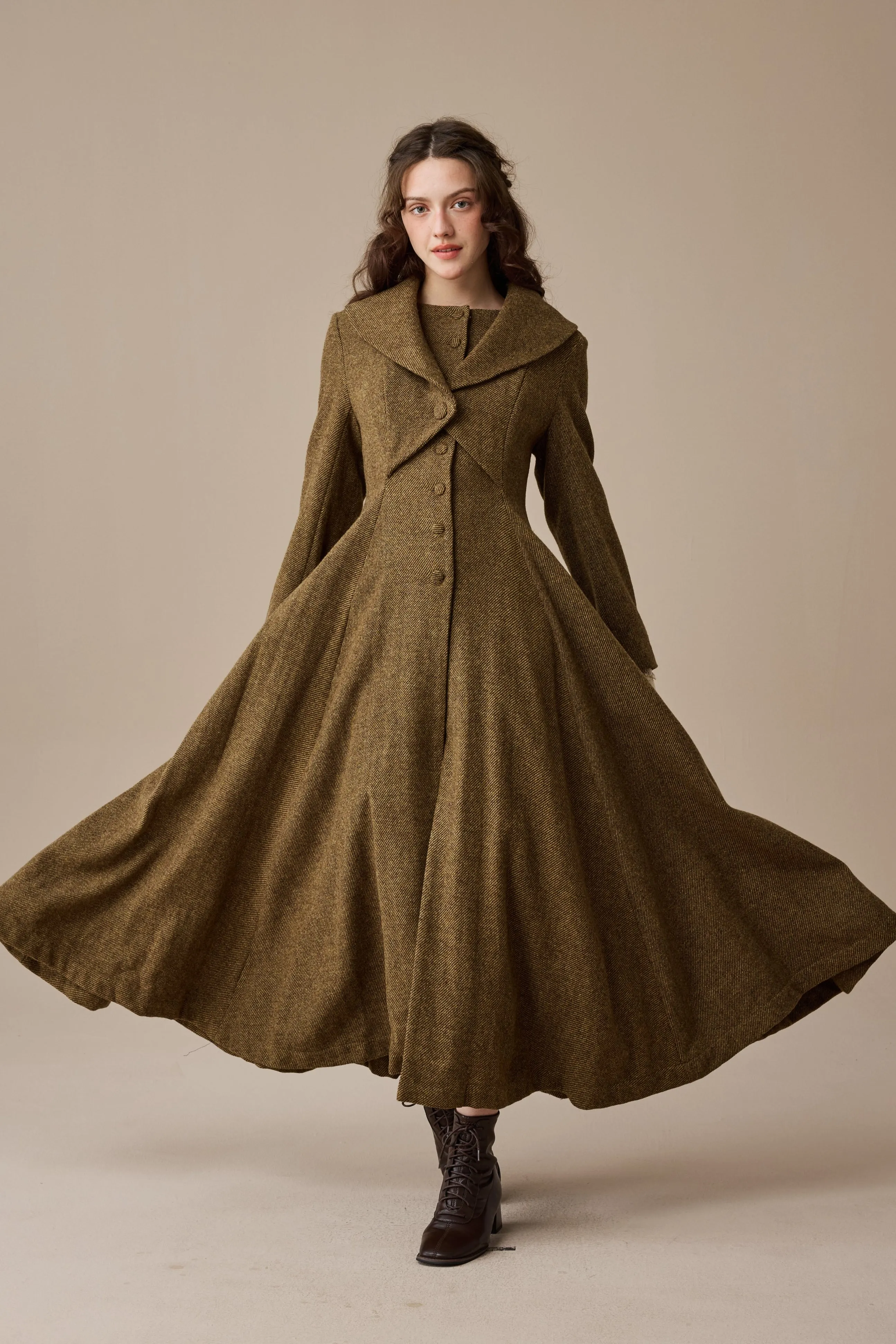 Resilient Fabric Blend Hypoallergenic Fiber Gemma 17 | 100% wool victorian coat