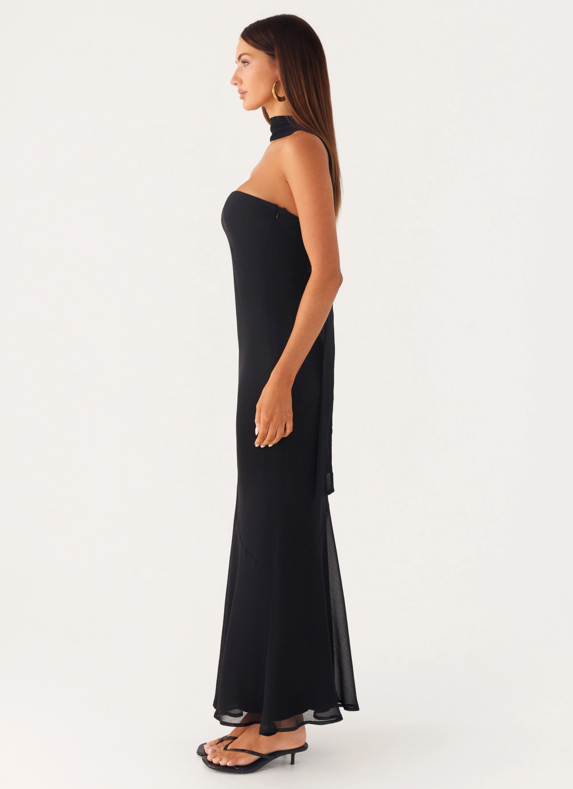 Breezy Fit Under the Pagoda Maxi Dress - Black Ruffled detail