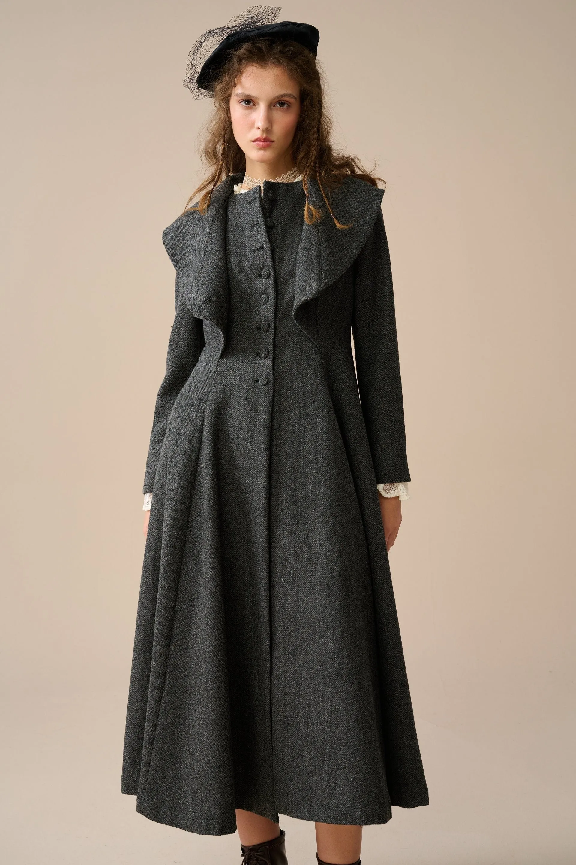 Gemma 17 | 100% wool victorian coat FlexibleHoodDesign
