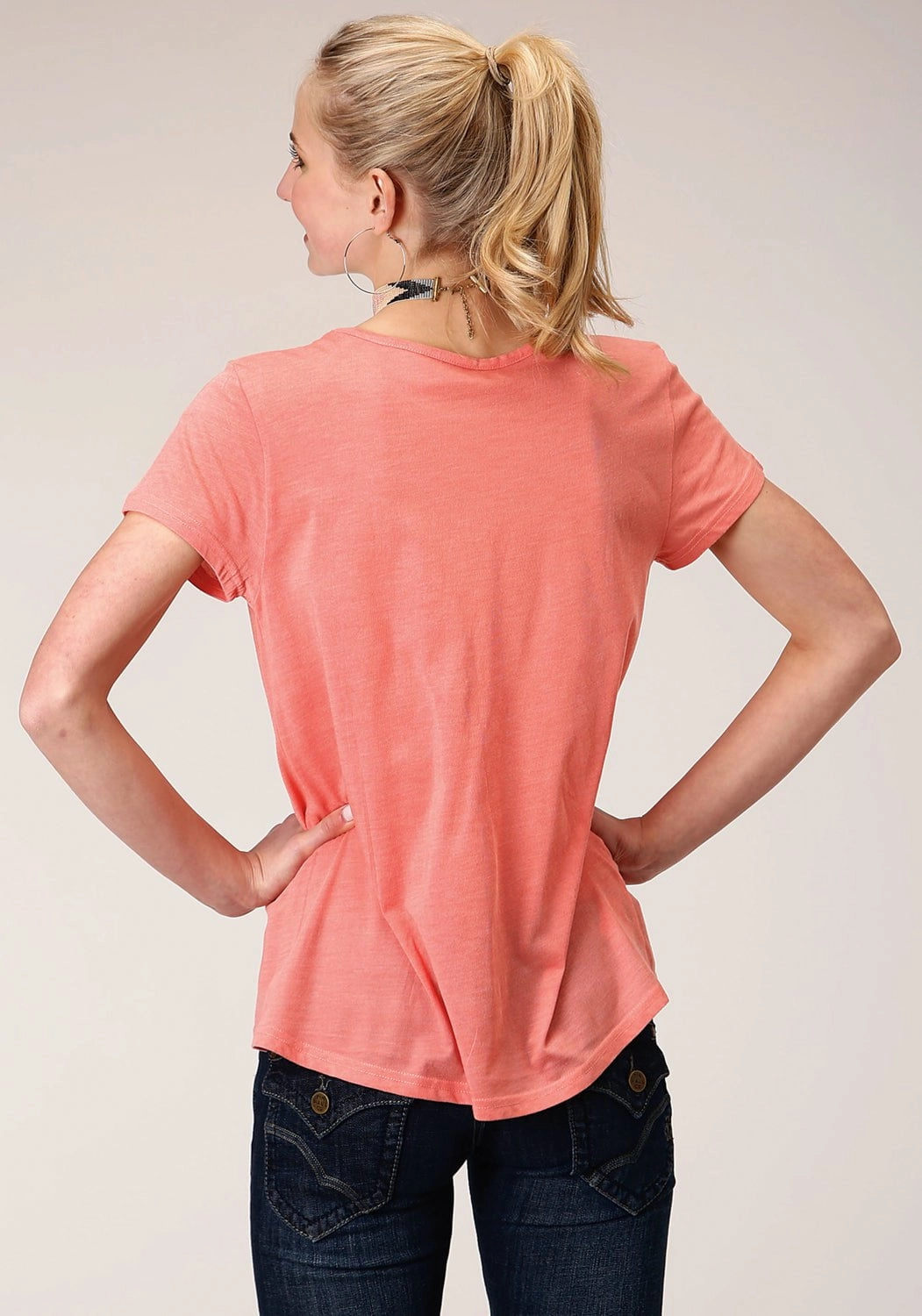 Seamless Shoulder Construction holiday season Roper Womens Funny Farm Pink Poly/Rayon S/S T-Shirt