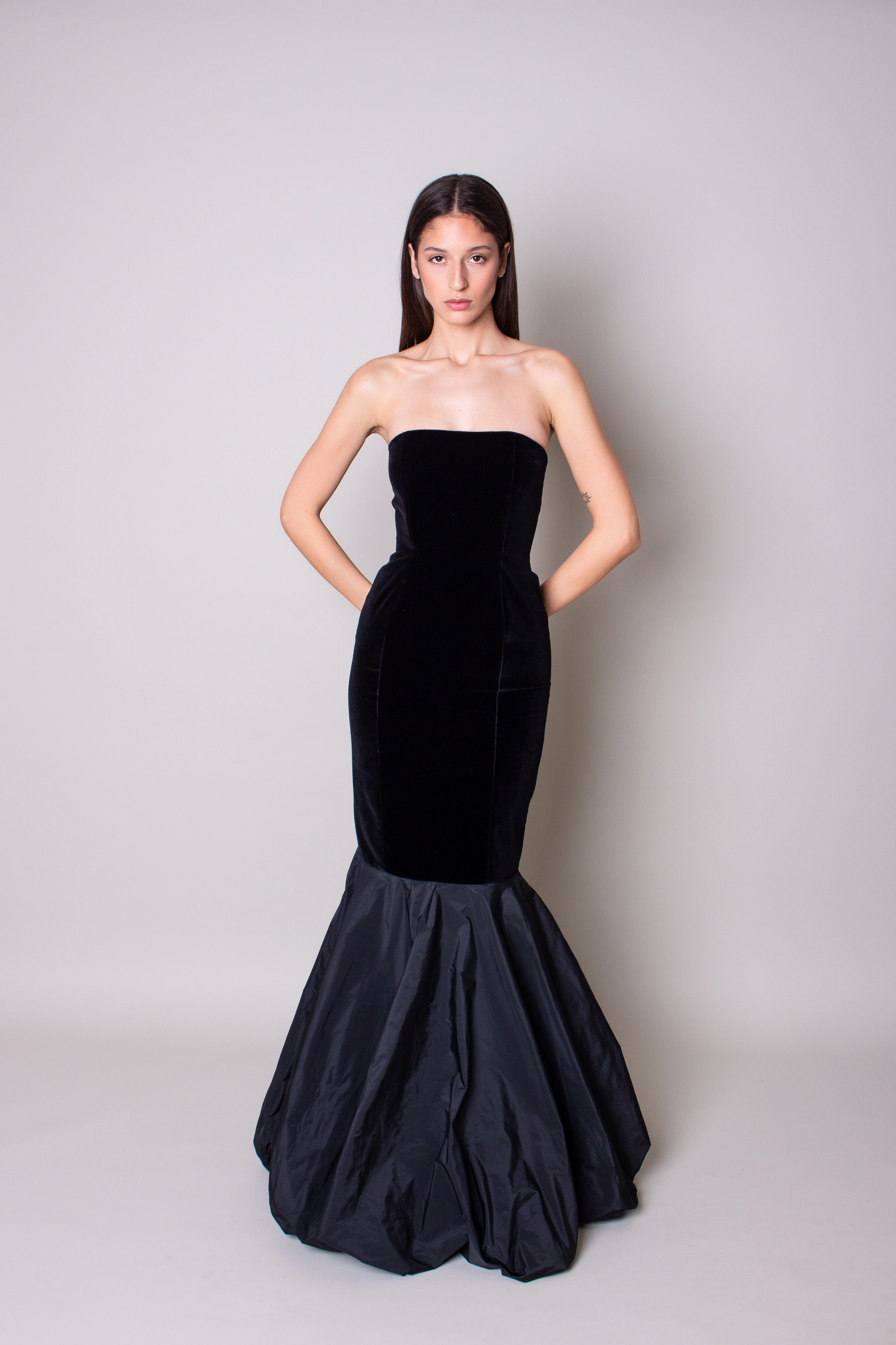 Light Fall Vent Leger Velvet Dress