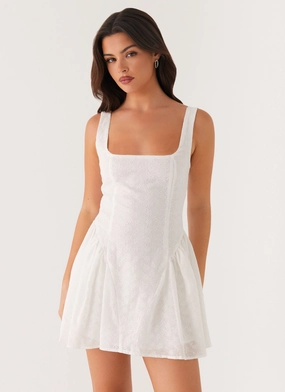 Casual chic dress Mood Glow Alyssa Mini Dress - White